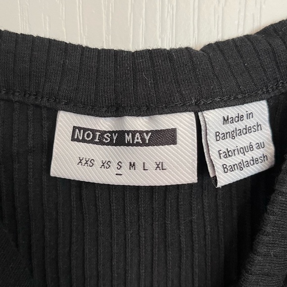 Noisy May Wrap Tank - Picture 2 of 3